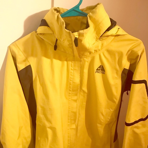 Yellow Nike ACG gore-Tex jacket. - Picture 1 of 4